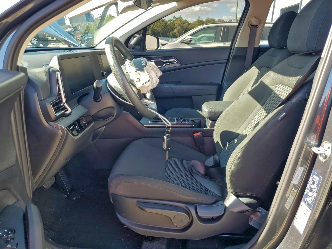 2025 KIA SPORTAGE LX photo 7