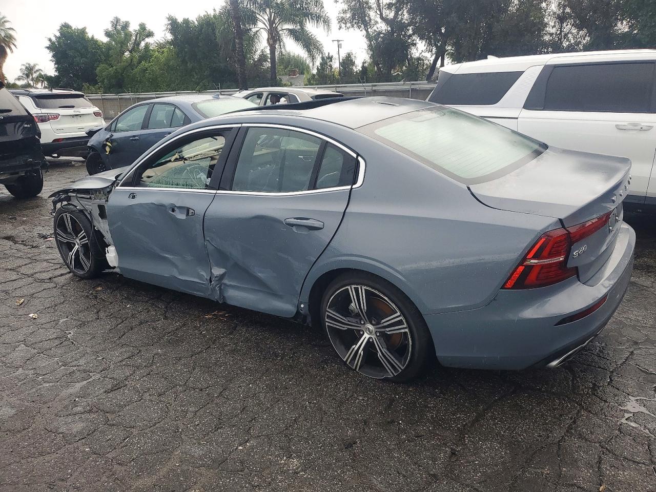 2024 VOLVO S60 PLUS photo 2