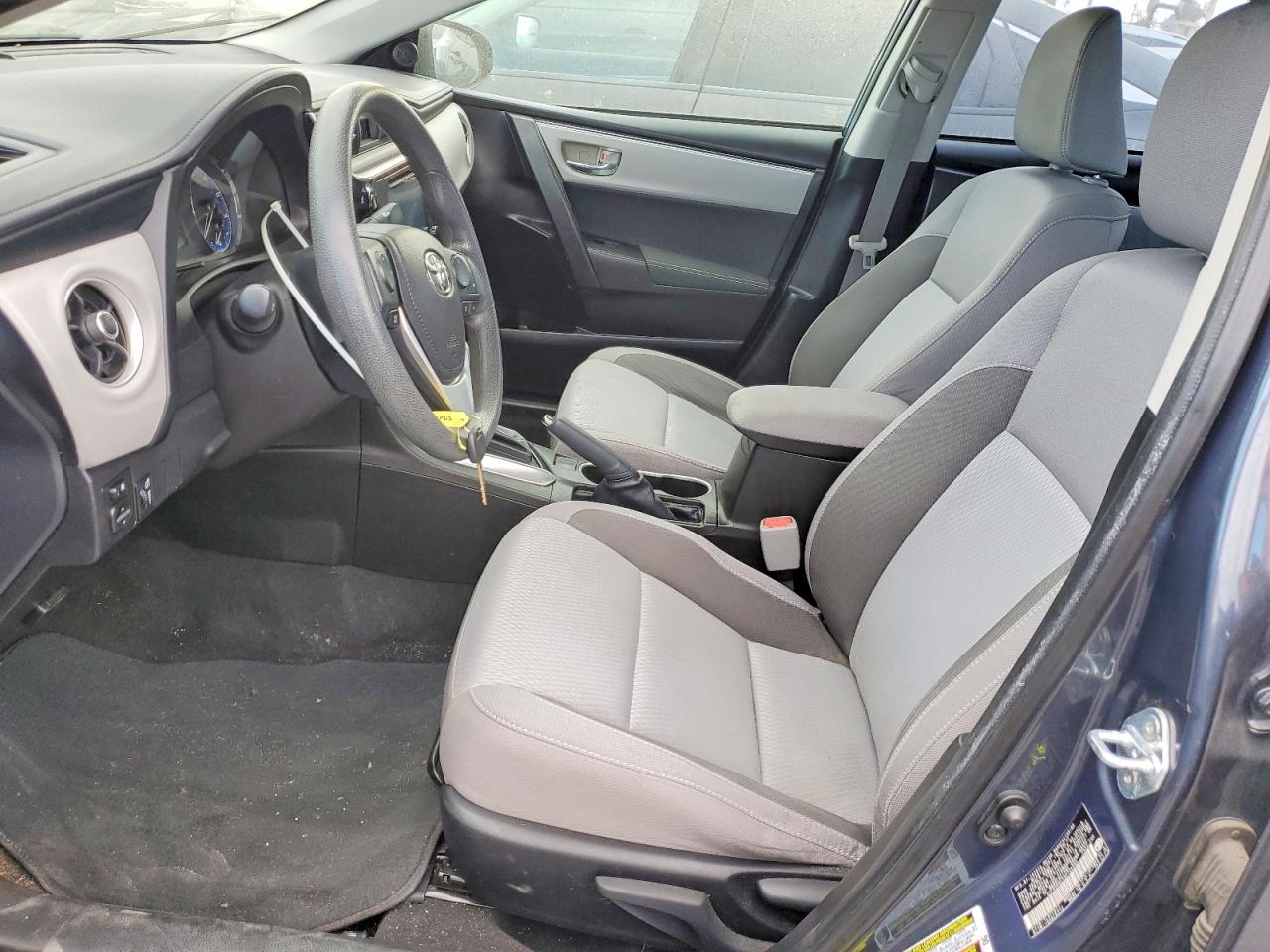 2017 TOYOTA COROLLA L photo 7