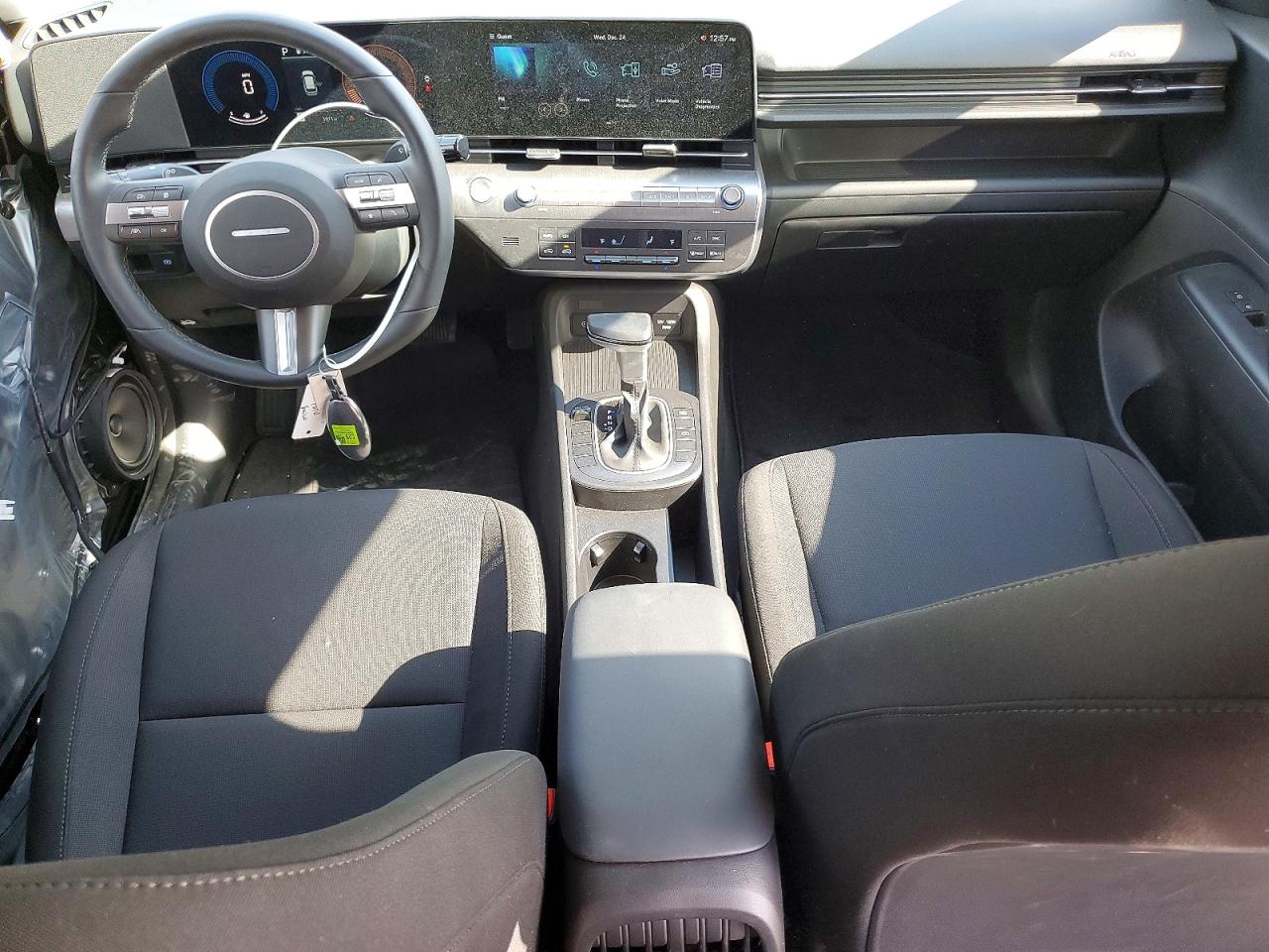 2025 HYUNDAI KONA SEL photo 8
