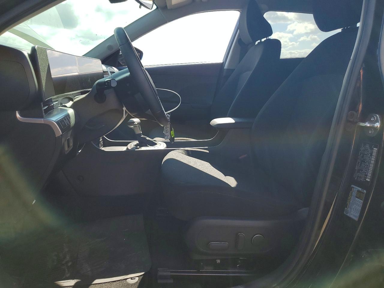 2025 HYUNDAI KONA SEL photo 7