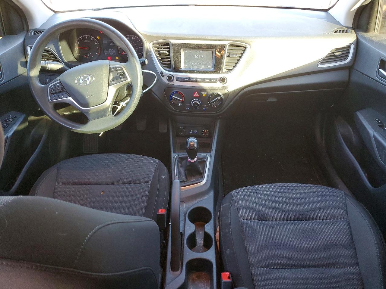2019 HYUNDAI ACCENT SE photo 8