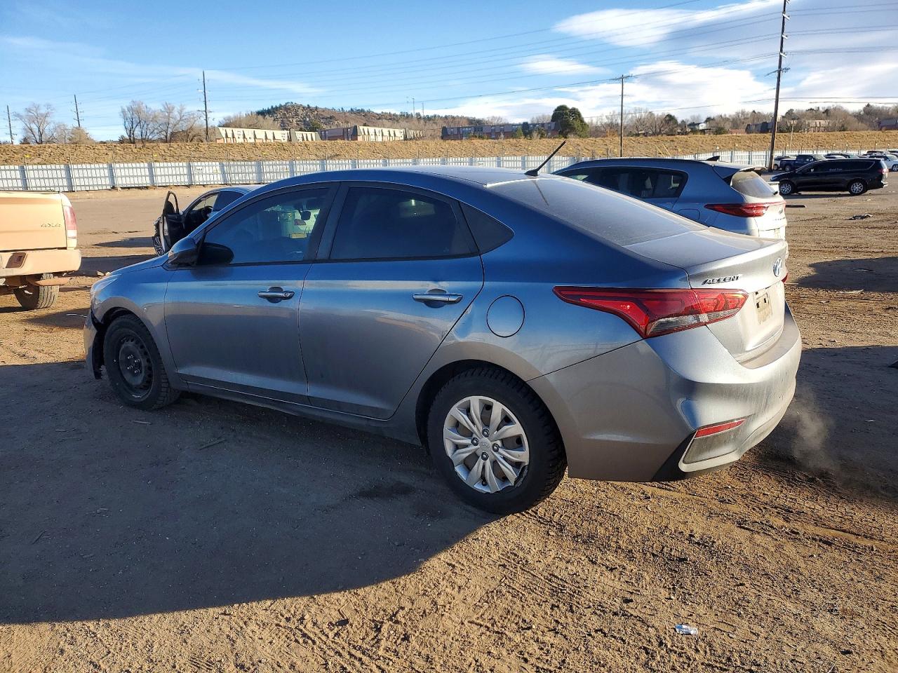 2019 HYUNDAI ACCENT SE photo 2