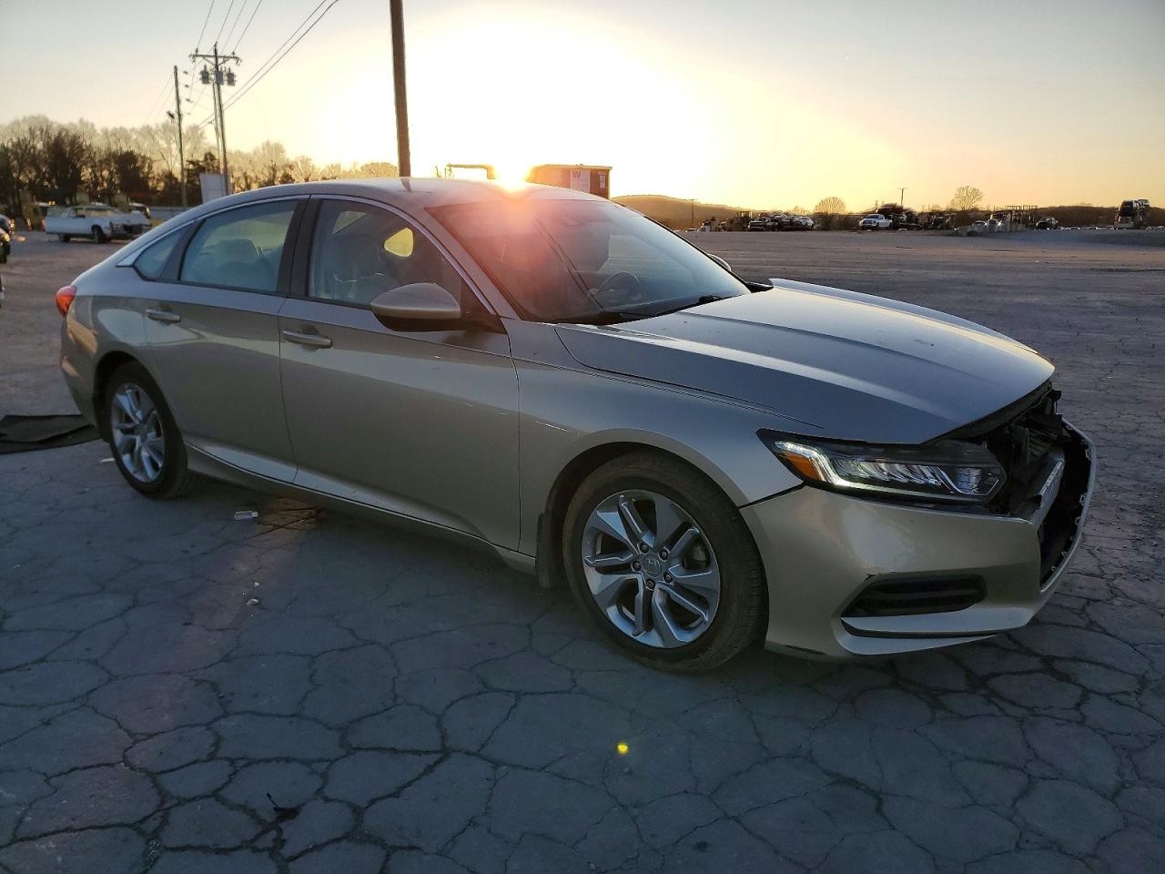 2018 HONDA ACCORD LX photo 4