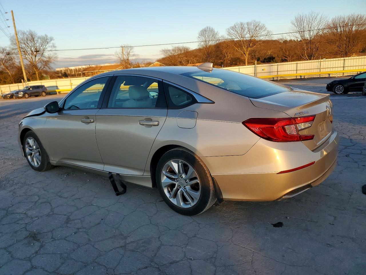 2018 HONDA ACCORD LX photo 2