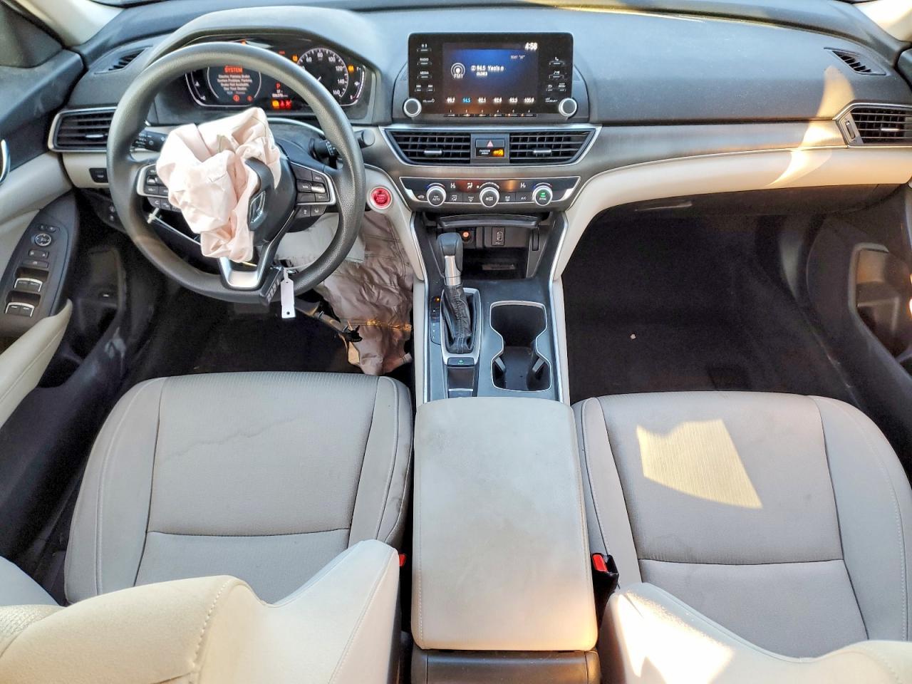 2018 HONDA ACCORD LX photo 8