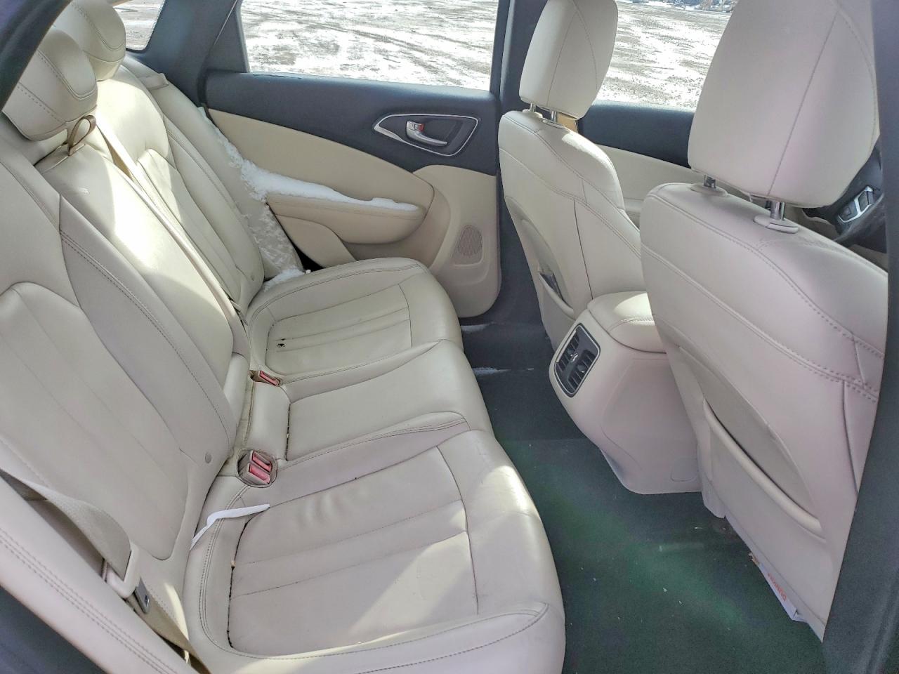 2015 CHRYSLER 200 C photo 28