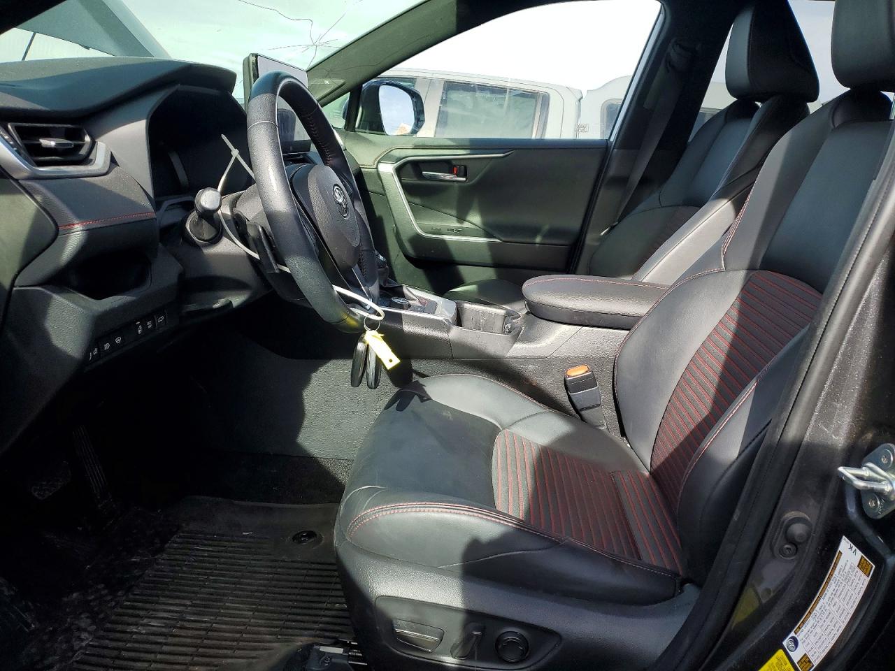 2024 TOYOTA RAV4 PRIME XSE photo 7