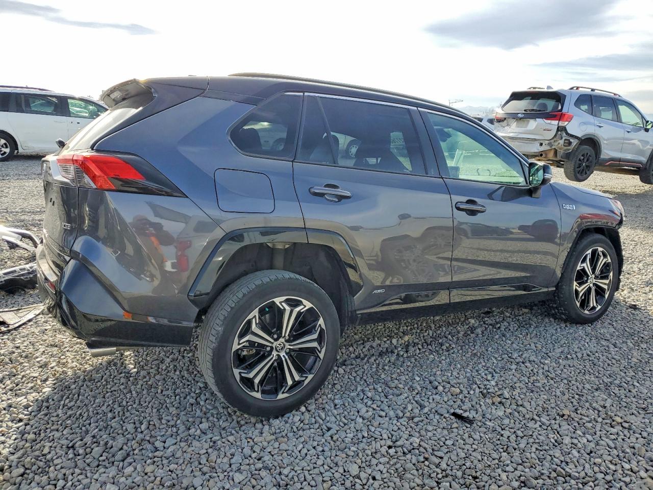 2024 TOYOTA RAV4 PRIME XSE photo 3