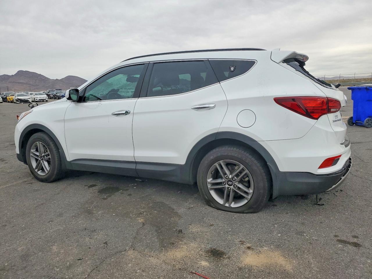 2017 HYUNDAI SANTA FE SPORT photo 2