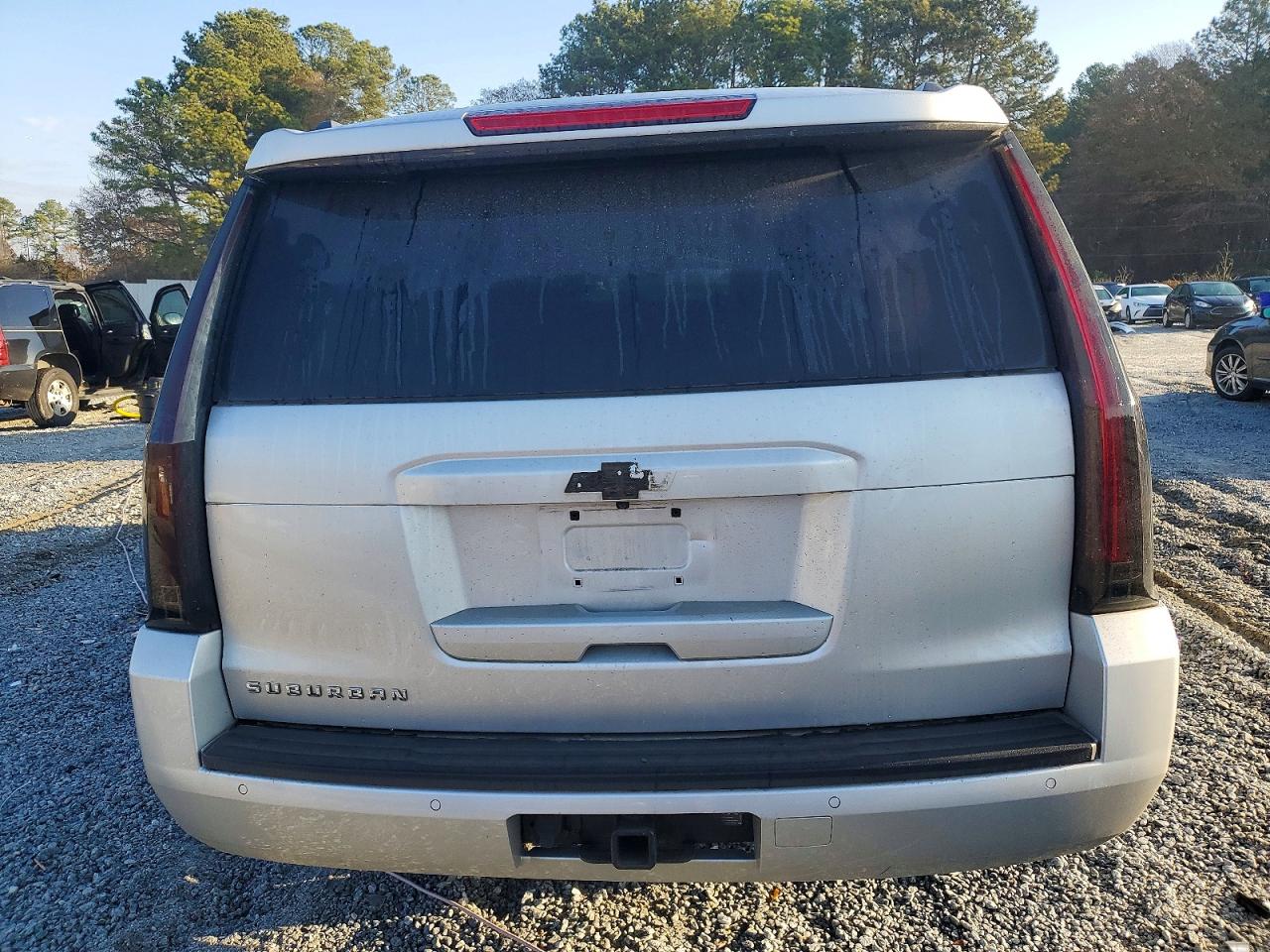 2018 CHEVROLET SUBURBAN C1500 LT photo 16