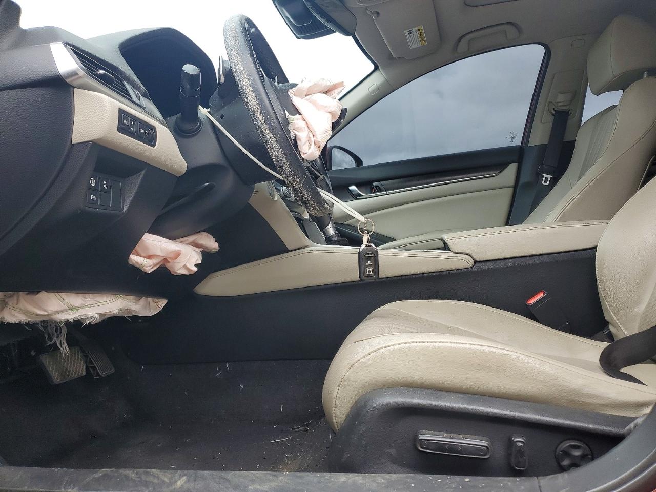 2018 HONDA ACCORD TOURING photo 7