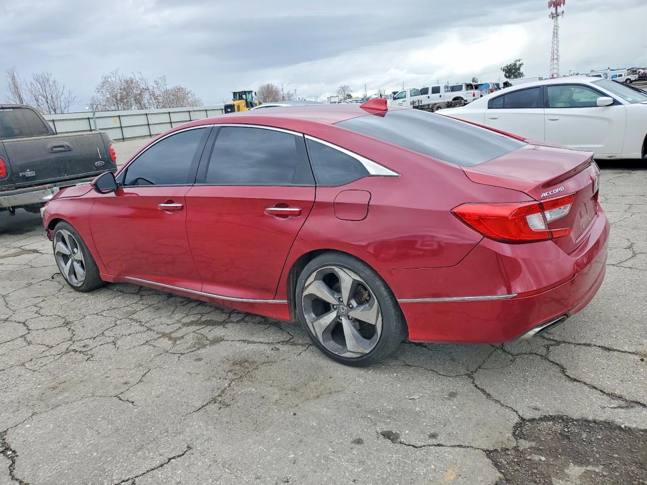 2018 HONDA ACCORD TOURING photo 2