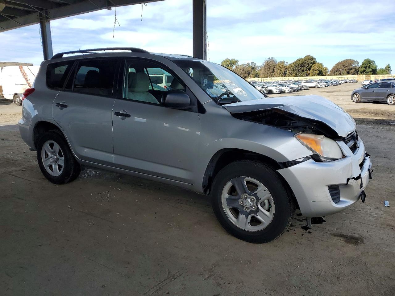 2011 TOYOTA RAV4 photo 4