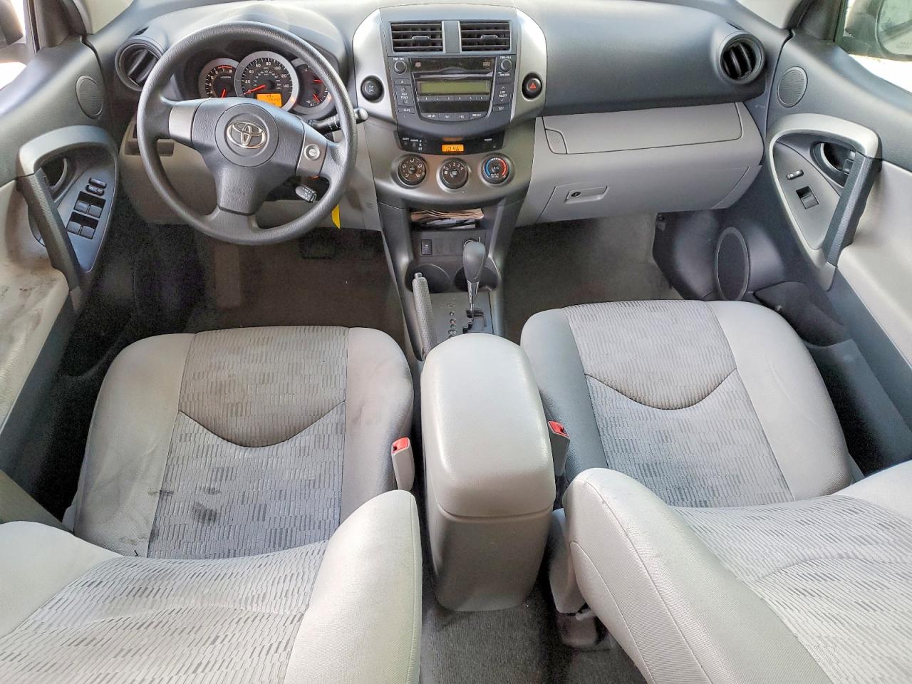2011 TOYOTA RAV4 photo 8