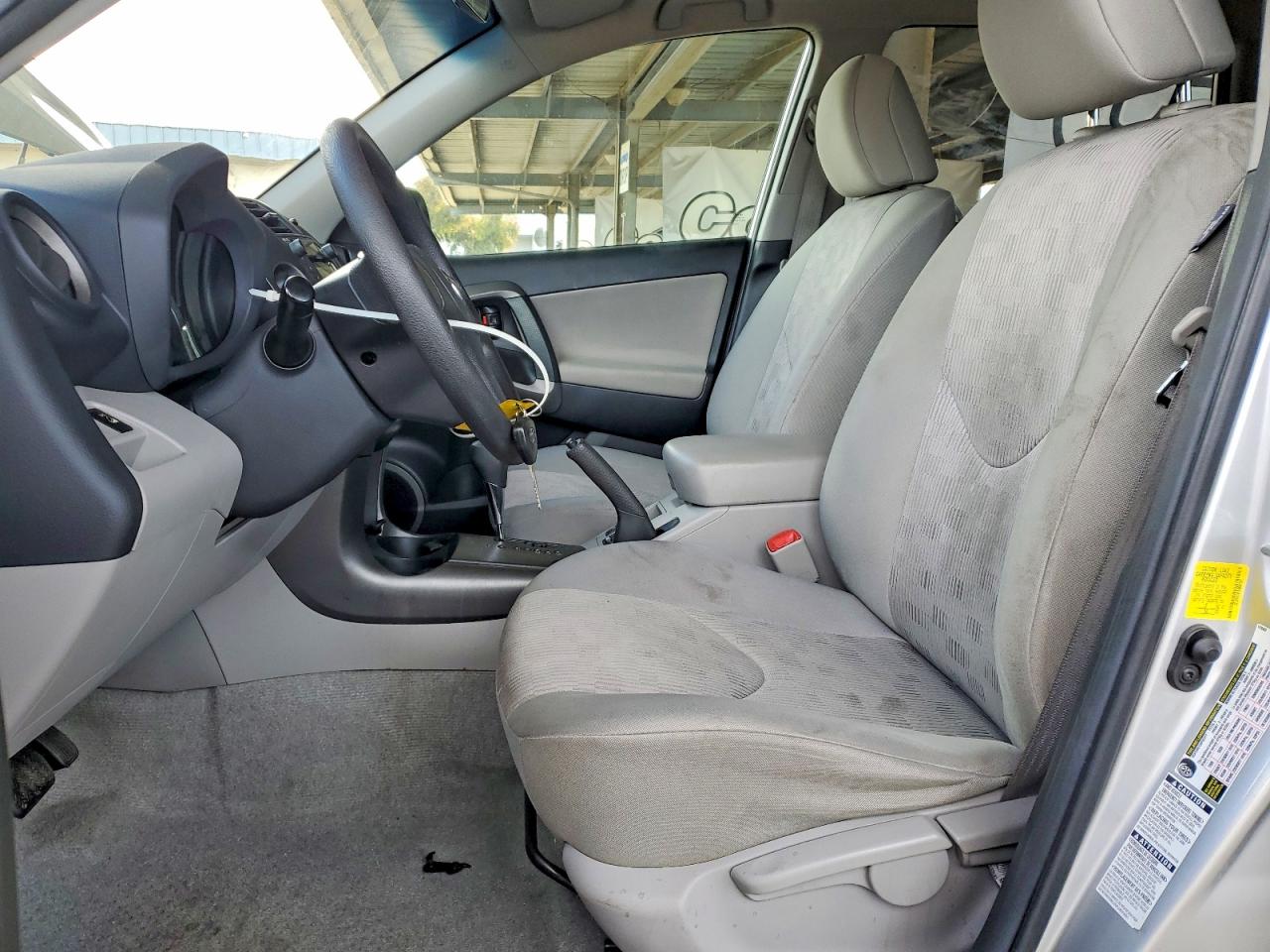 2011 TOYOTA RAV4 photo 7