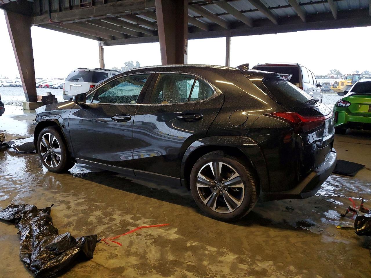 2025 LEXUS UX 300H BASE photo 4