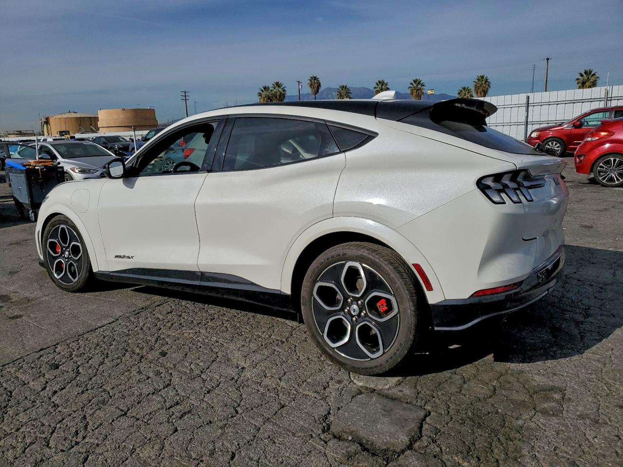 2021 FORD MUSTANG MACH-E GT photo 4