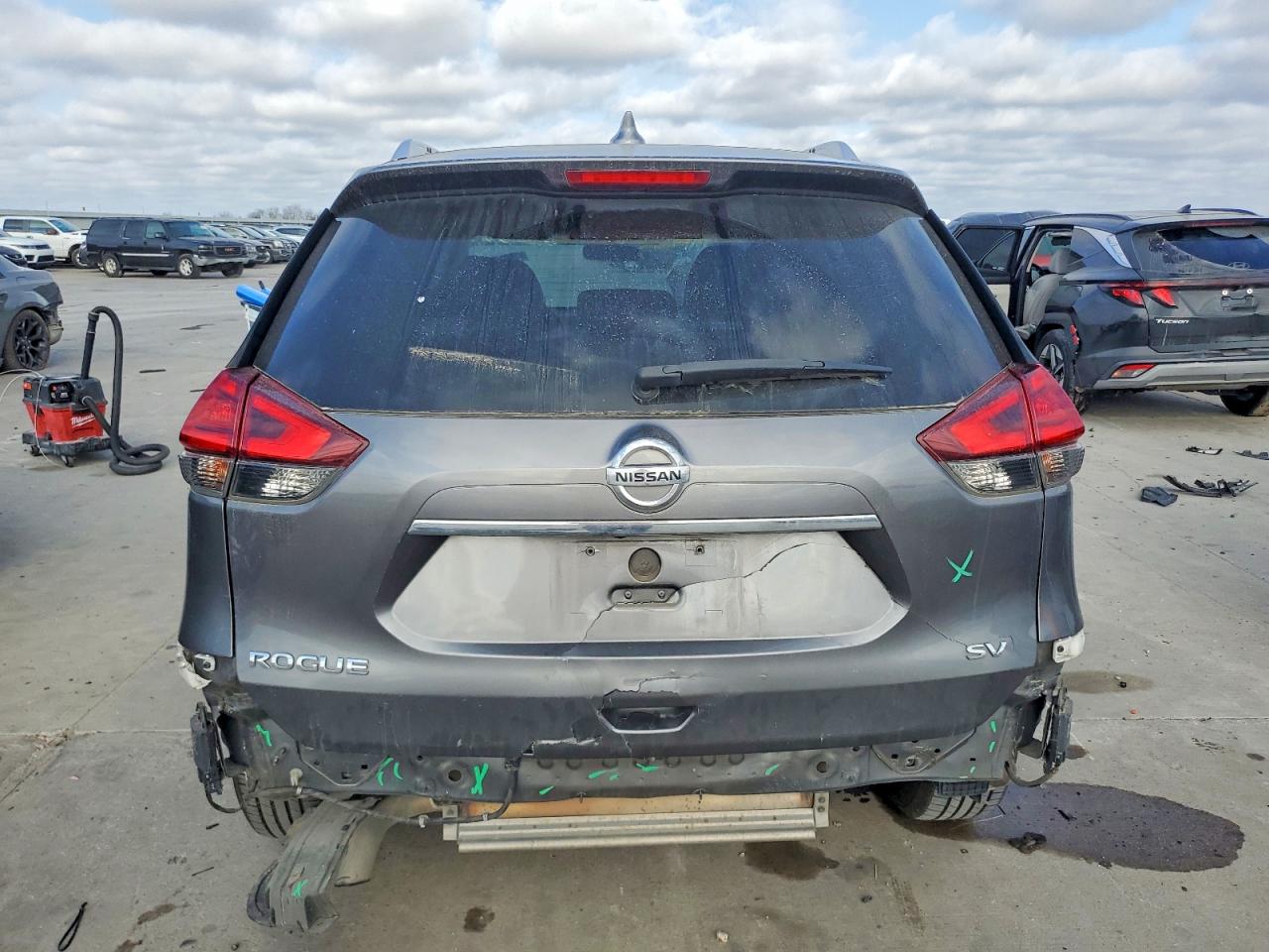 2017 NISSAN ROGUE S photo 6