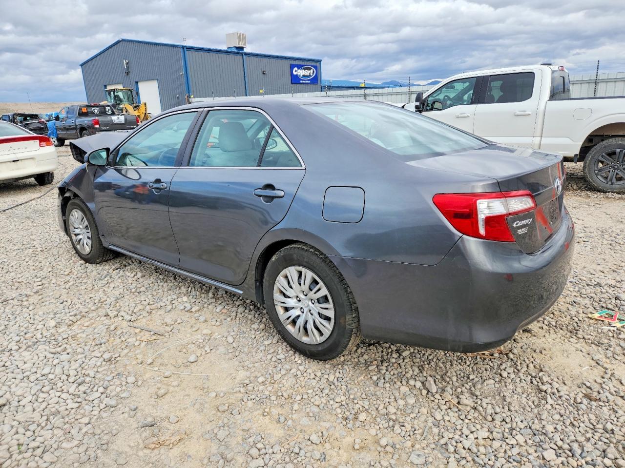 2013 TOYOTA CAMRY L photo 3