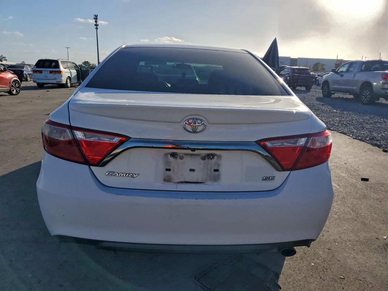 2016 TOYOTA CAMRY LE photo 6