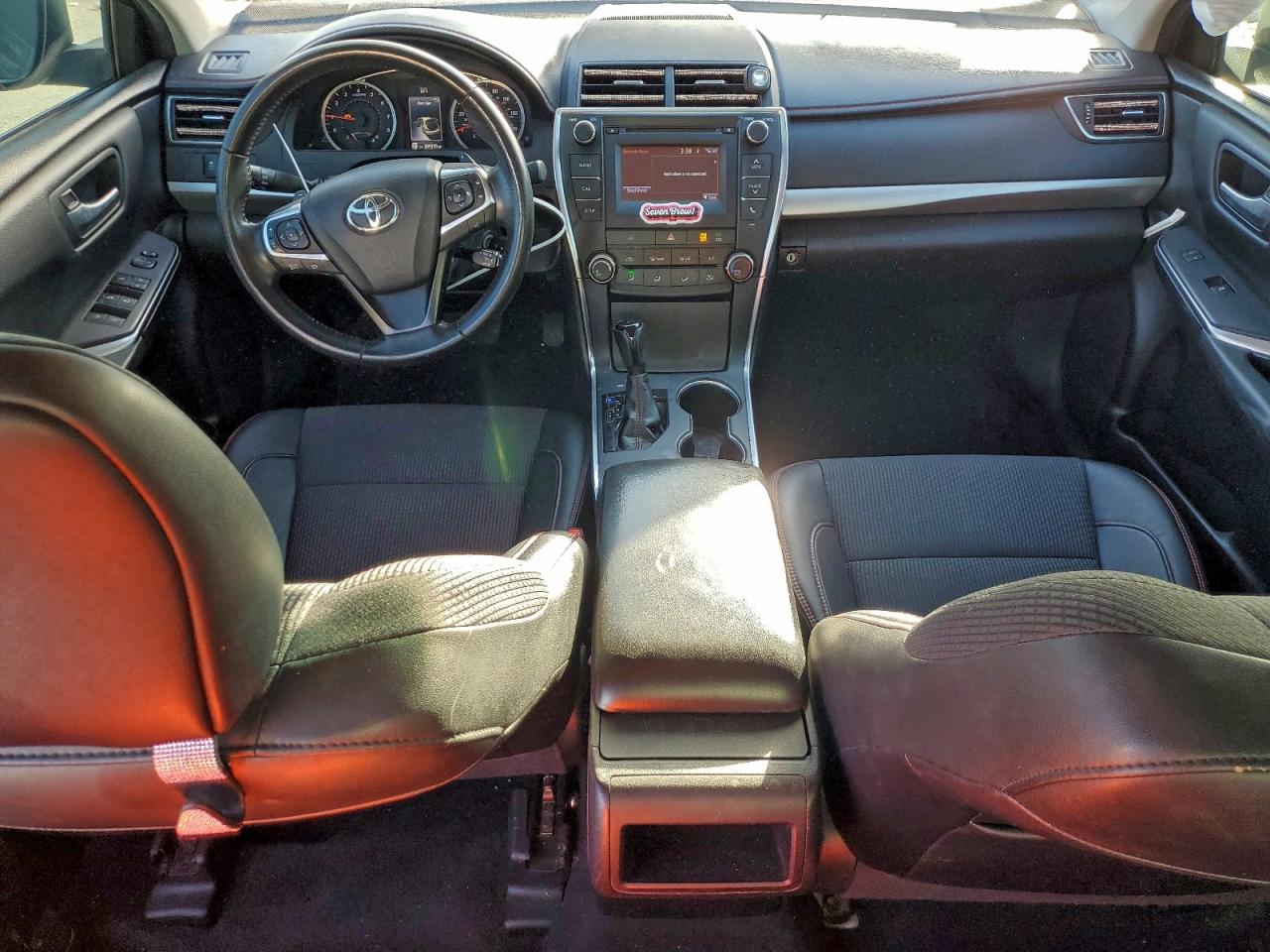 2016 TOYOTA CAMRY LE photo 8