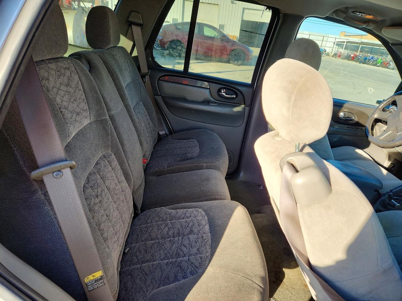 2004 GMC ENVOY photo 11