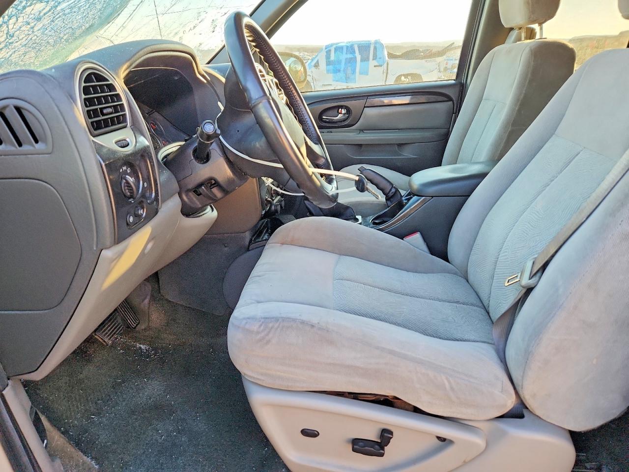 2004 GMC ENVOY photo 7