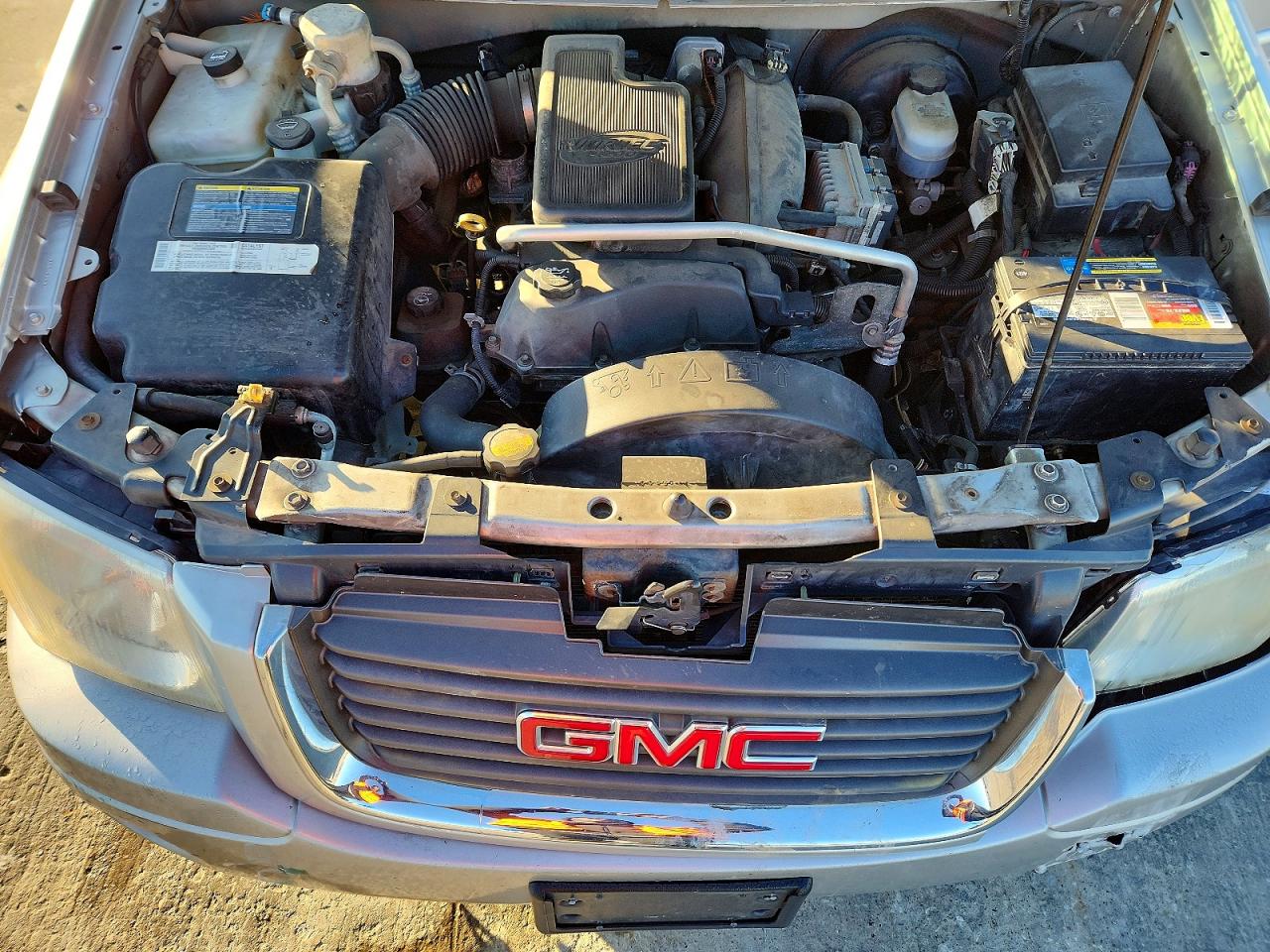 2004 GMC ENVOY photo 12