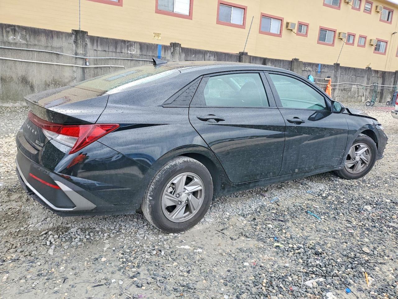 2025 HYUNDAI ELANTRA SE photo 3