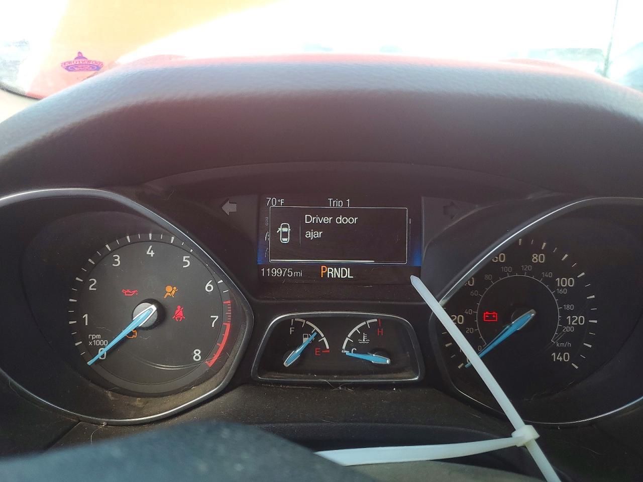 2015 FORD FOCUS SE photo 9
