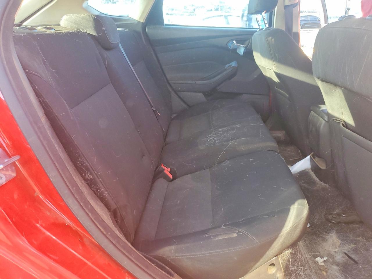 2015 FORD FOCUS SE photo 10
