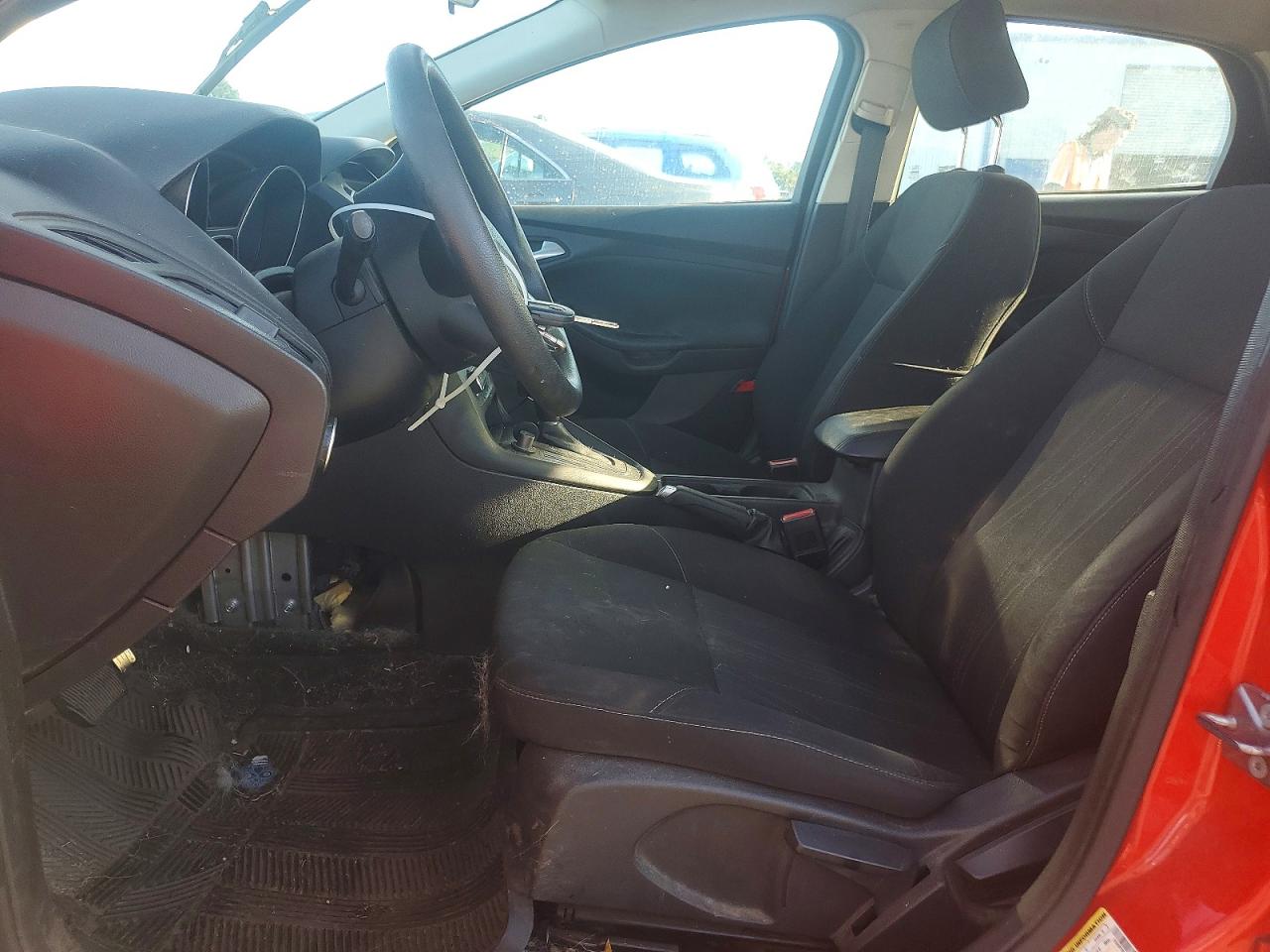 2015 FORD FOCUS SE photo 7