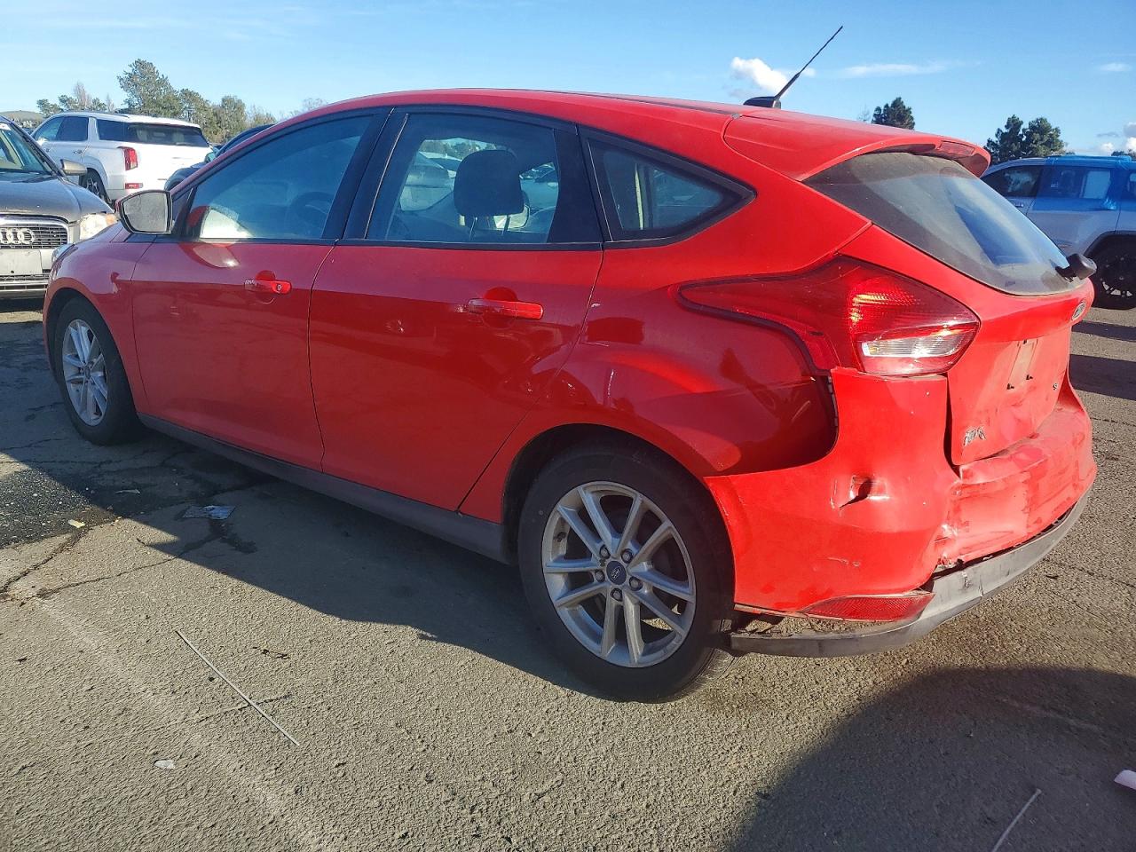 2015 FORD FOCUS SE photo 2