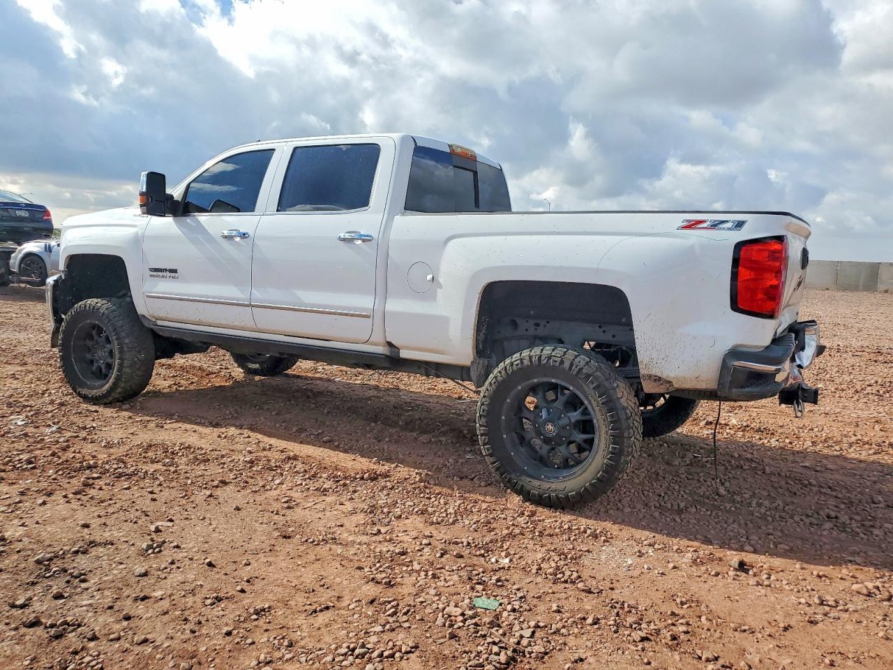 2016 CHEVROLET SILVERADO K2500 HEAVY DUTY LTZ photo 2