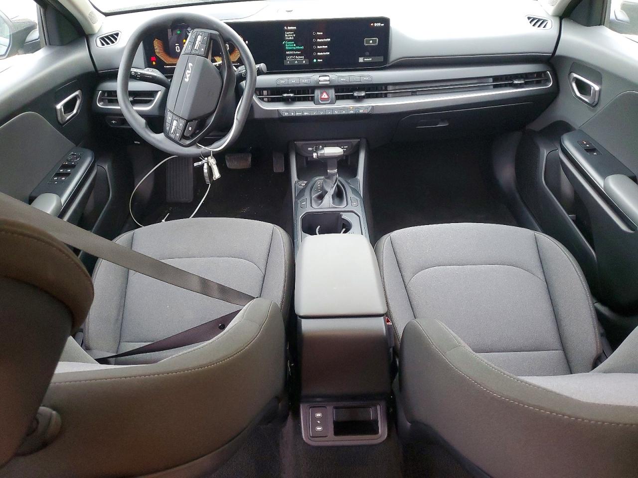 2025 KIA K4 LX photo 8