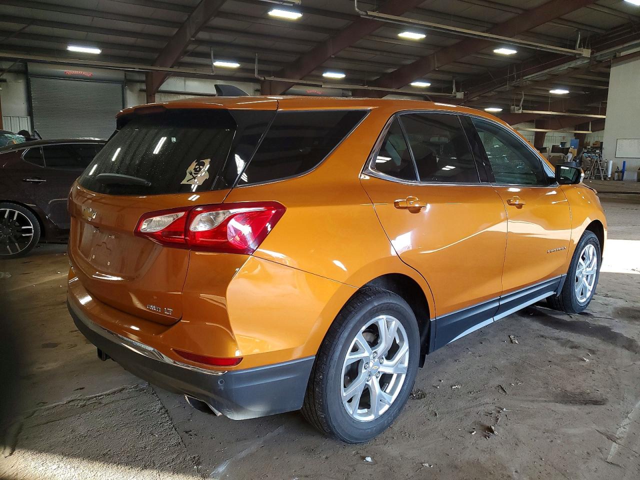 2018 CHEVROLET EQUINOX LT photo 3
