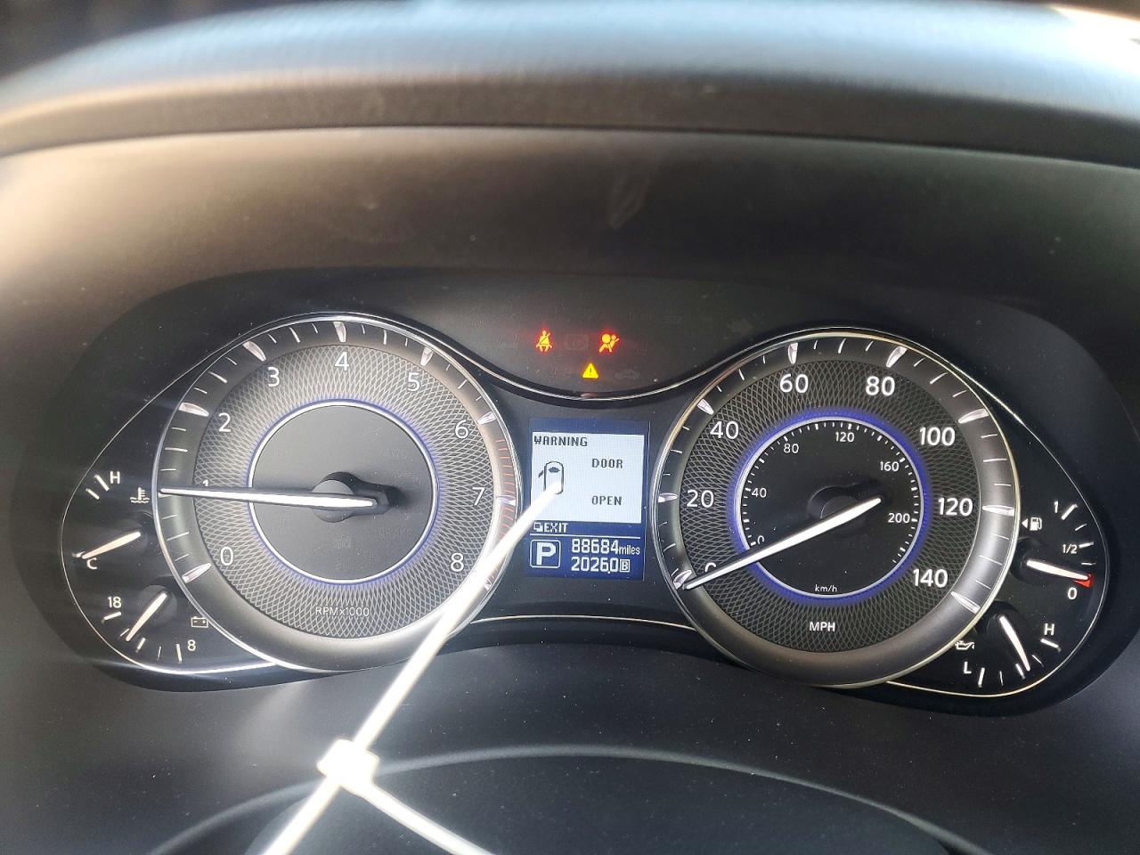 2019 INFINITI QX80 LUXE photo 9