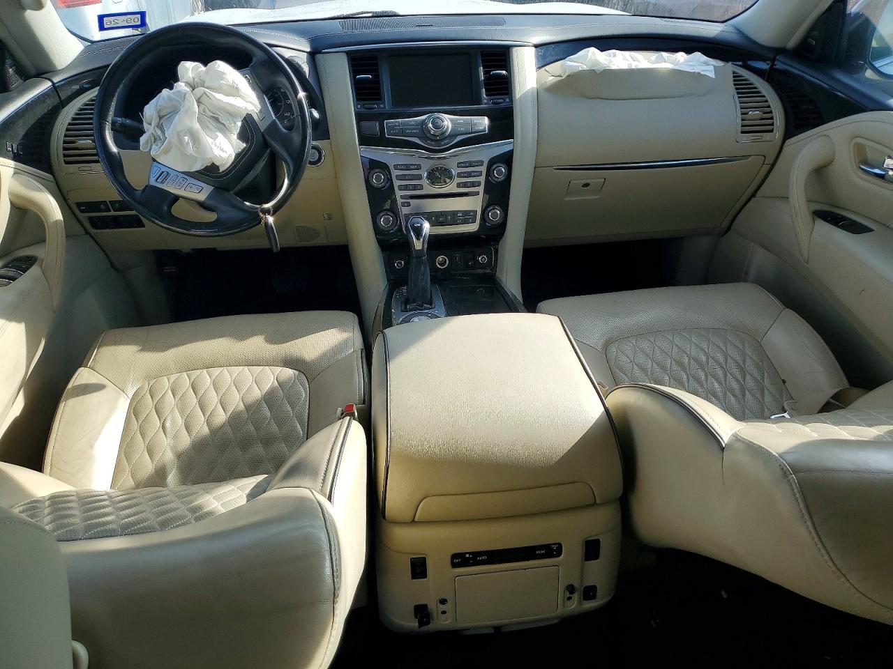 2019 INFINITI QX80 LUXE photo 8
