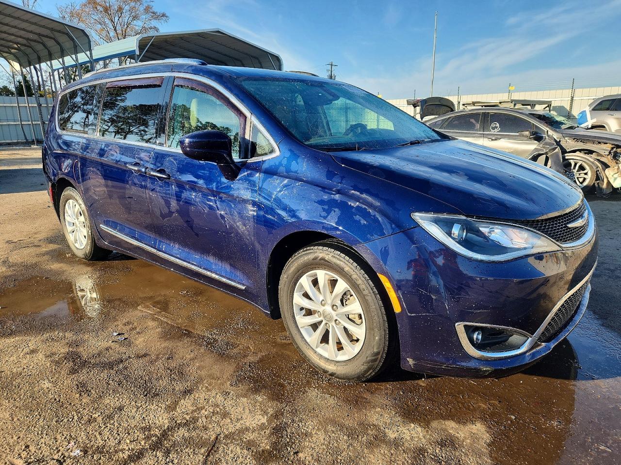 2019 CHRYSLER PACIFICA TOURING L photo 10