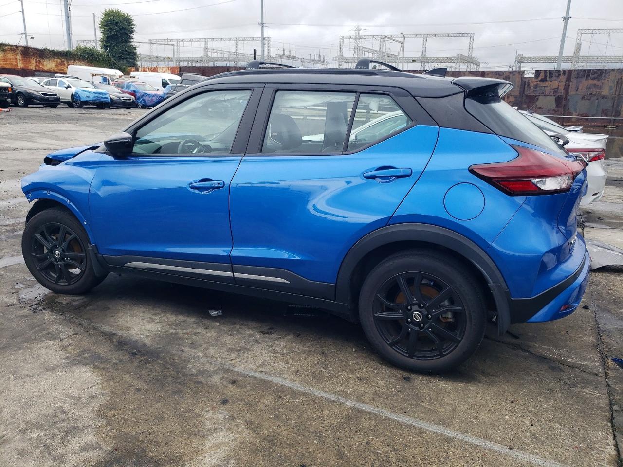 2021 NISSAN KICKS SR photo 2