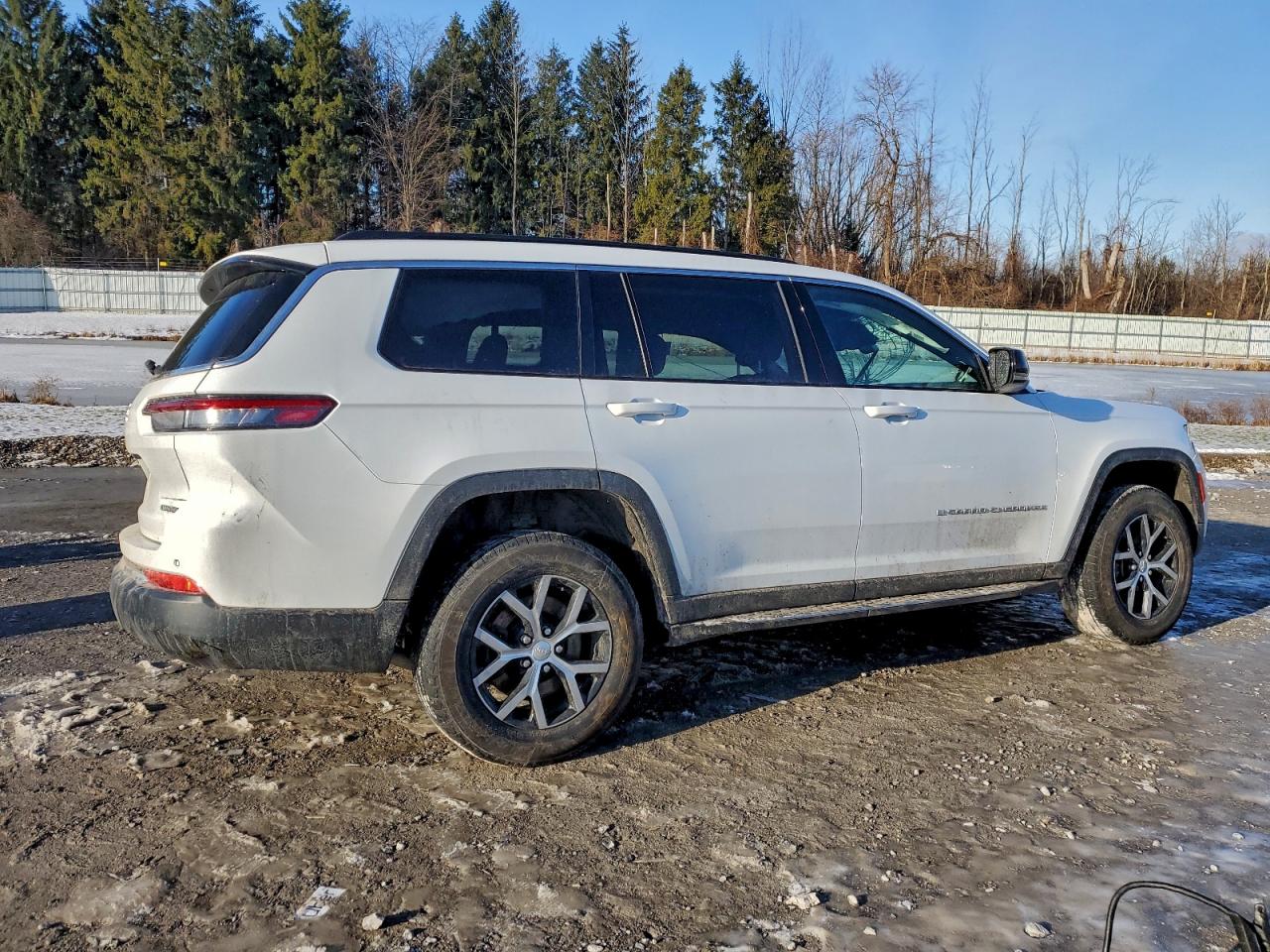 2024 JEEP GRAND CHEROKEE L LIMITED photo 3