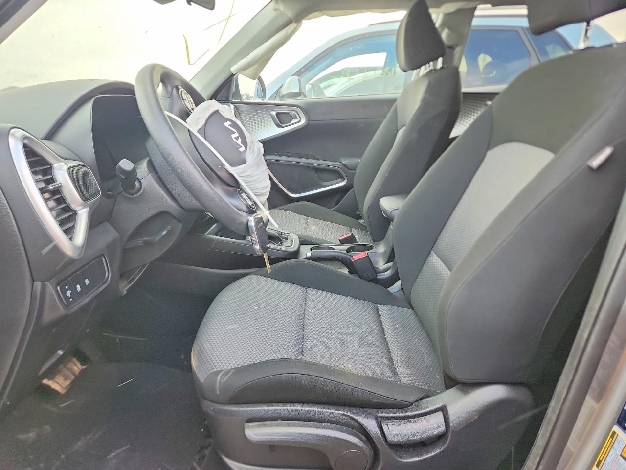 2025 KIA SOUL LX photo 7