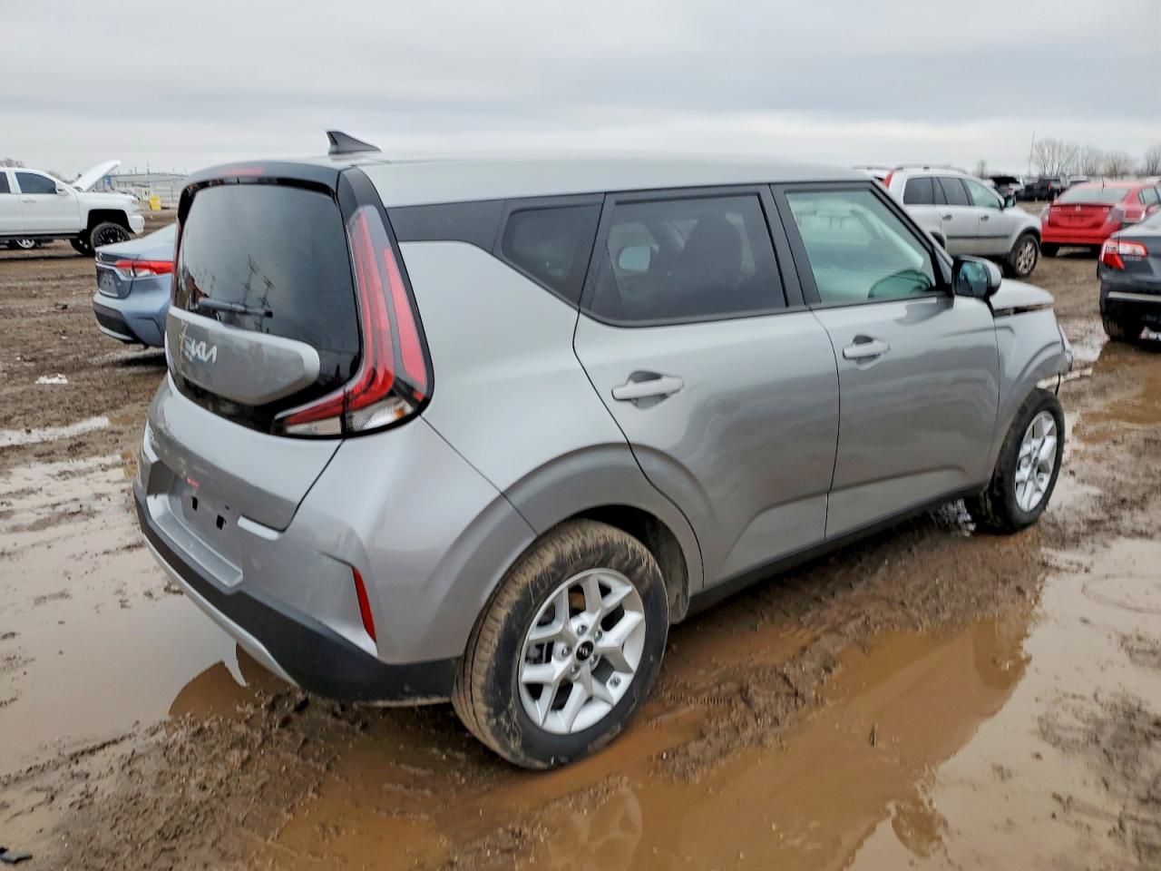 2025 KIA SOUL LX photo 3
