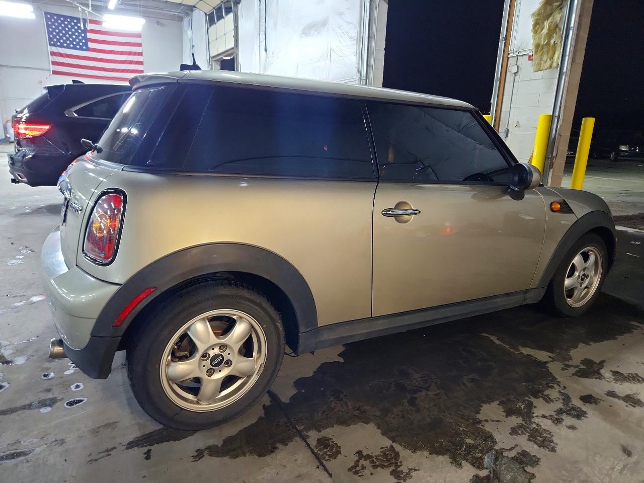 2010 MINI COOPER photo 3