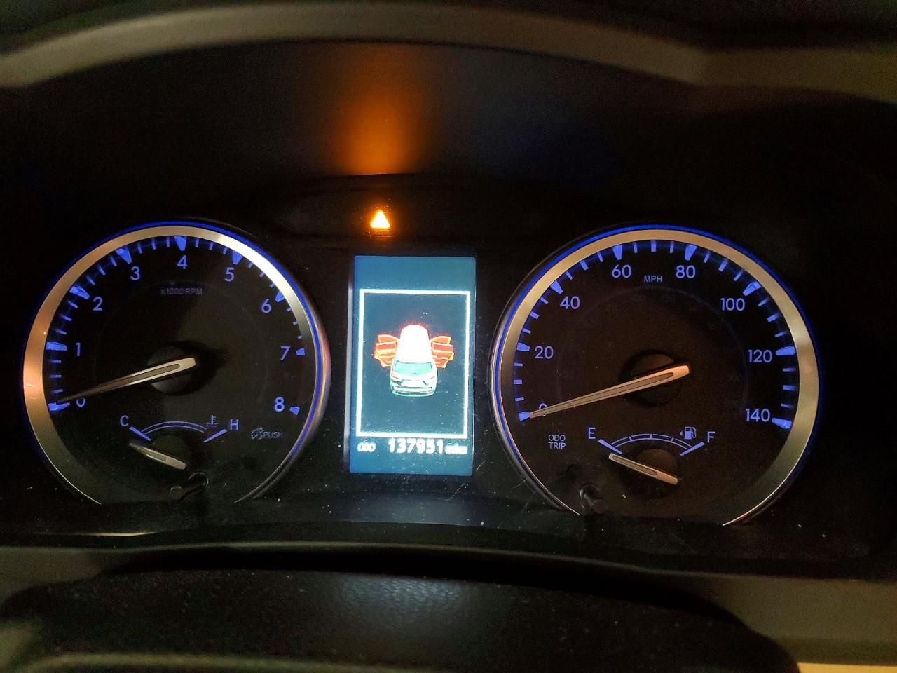 2019 TOYOTA HIGHLANDER SE photo 9