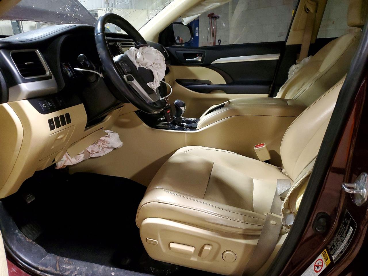 2019 TOYOTA HIGHLANDER SE photo 7
