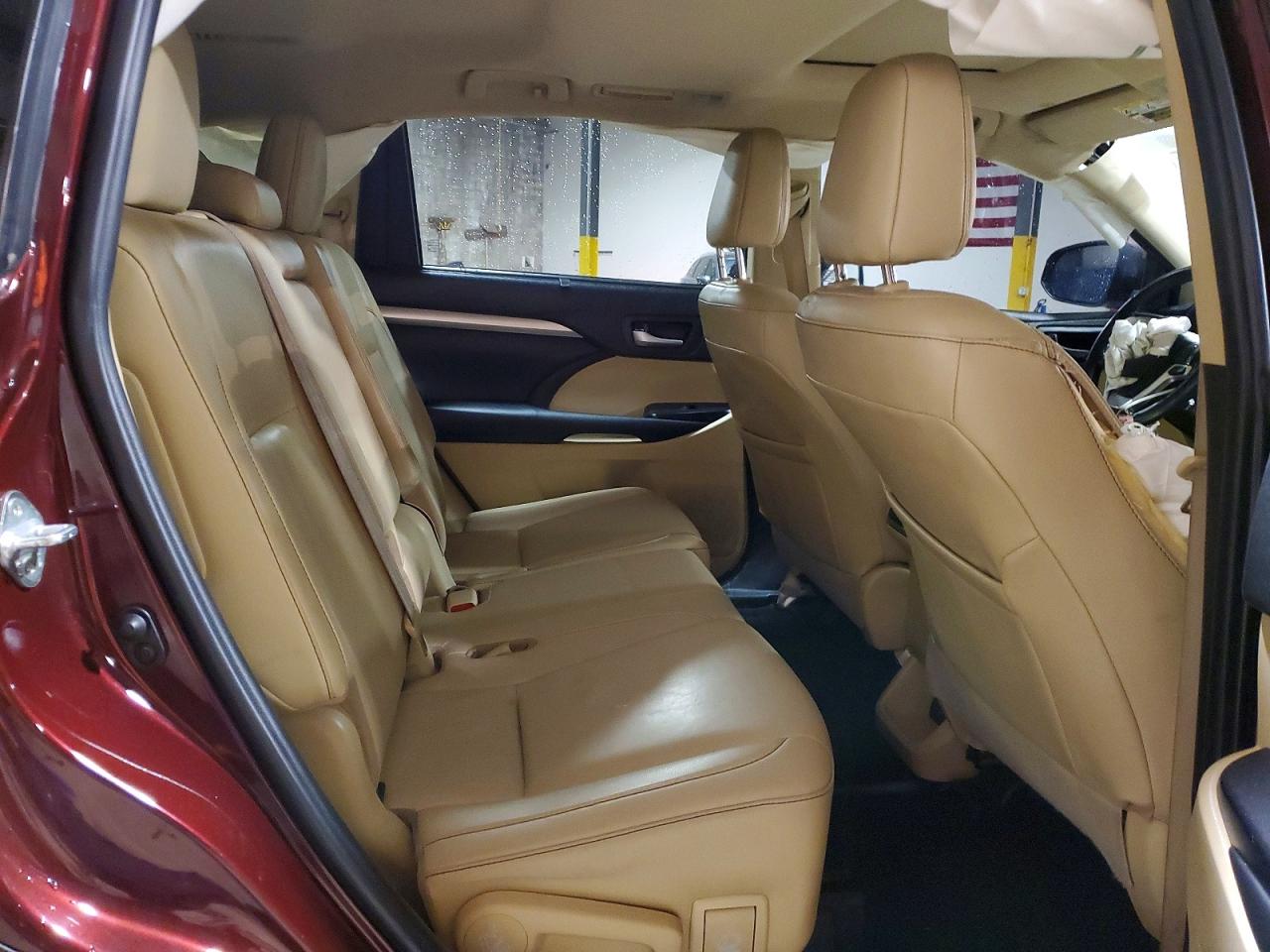 2019 TOYOTA HIGHLANDER SE photo 11