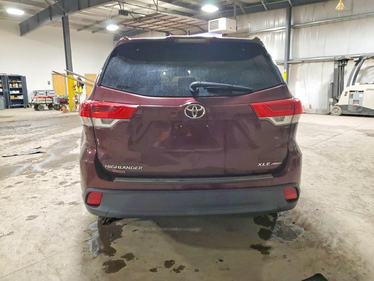 2019 TOYOTA HIGHLANDER SE photo 6