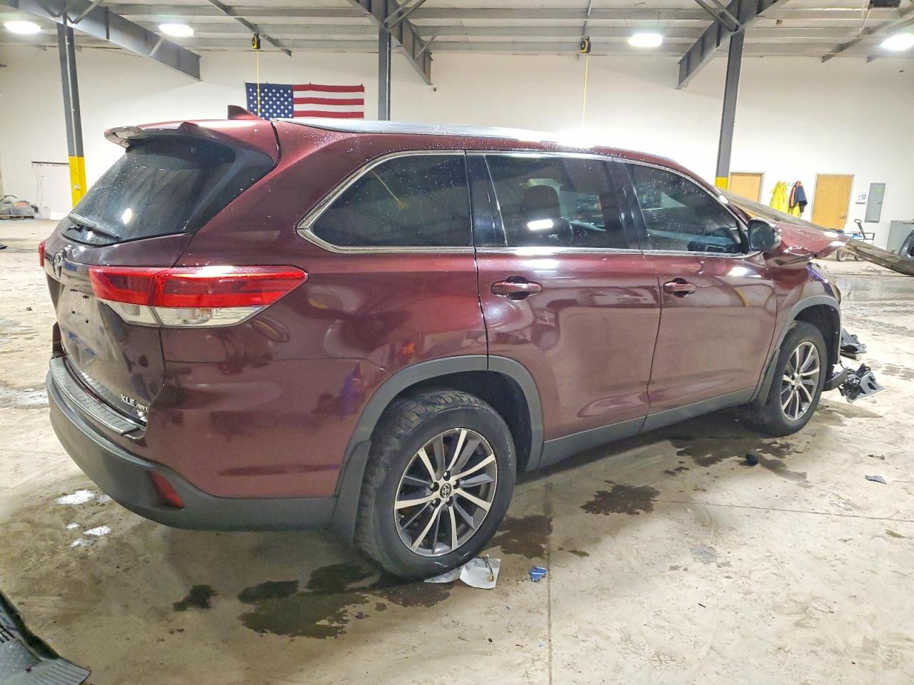 2019 TOYOTA HIGHLANDER SE photo 3